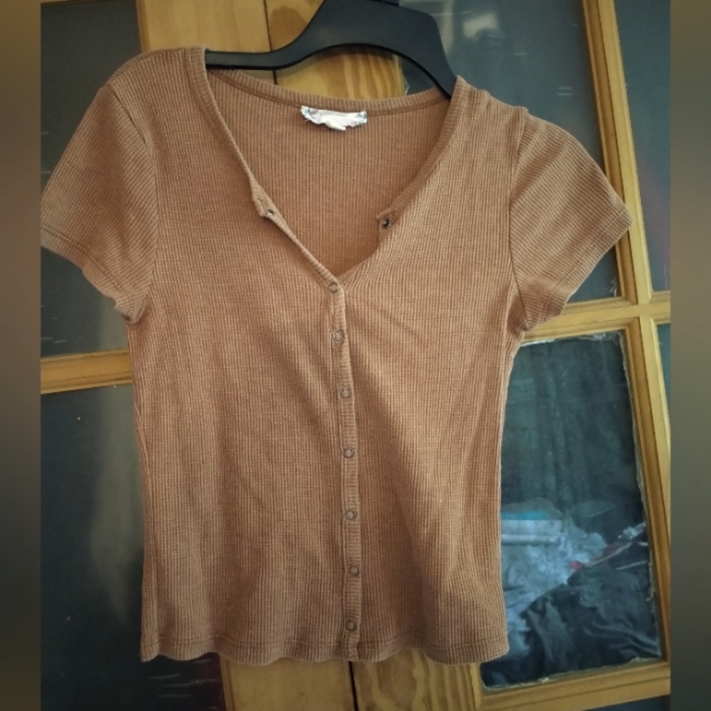 Vneck ribbed tshirt
